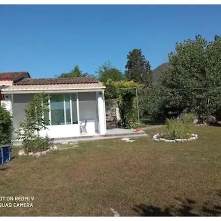 Errika House 5 إيبسوس